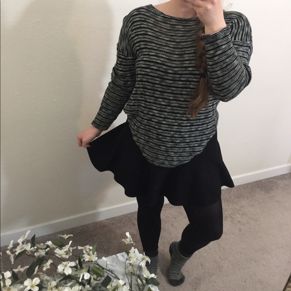 Knit top size small - Picture 3 of 8